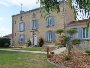 Отель Chambres d'Hôtes Le Tilleul  Сент-Илер-Де-Лож